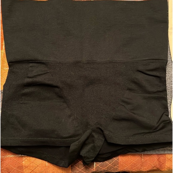 NWOT*2 for 1* MeMoi SLIMME HIGH-WAISTED SHAPING BOYSHORTS - Beige and Black, 1X - Picture 4 of 5